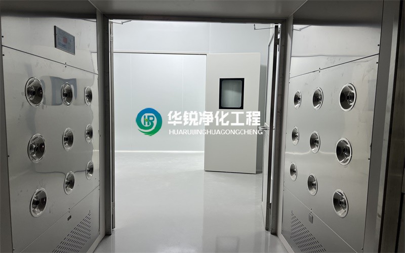 十萬(wàn)級(jí)無(wú)塵車間裝修帶風(fēng)淋室通道效果圖
